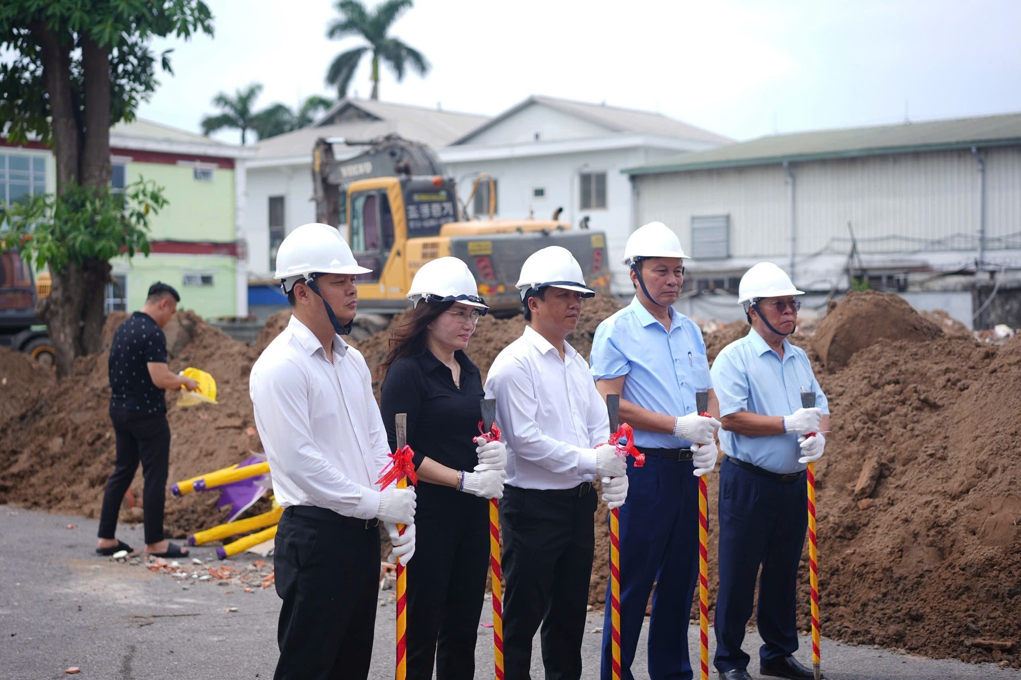 Khởi công xây dựng: 10/06/2025