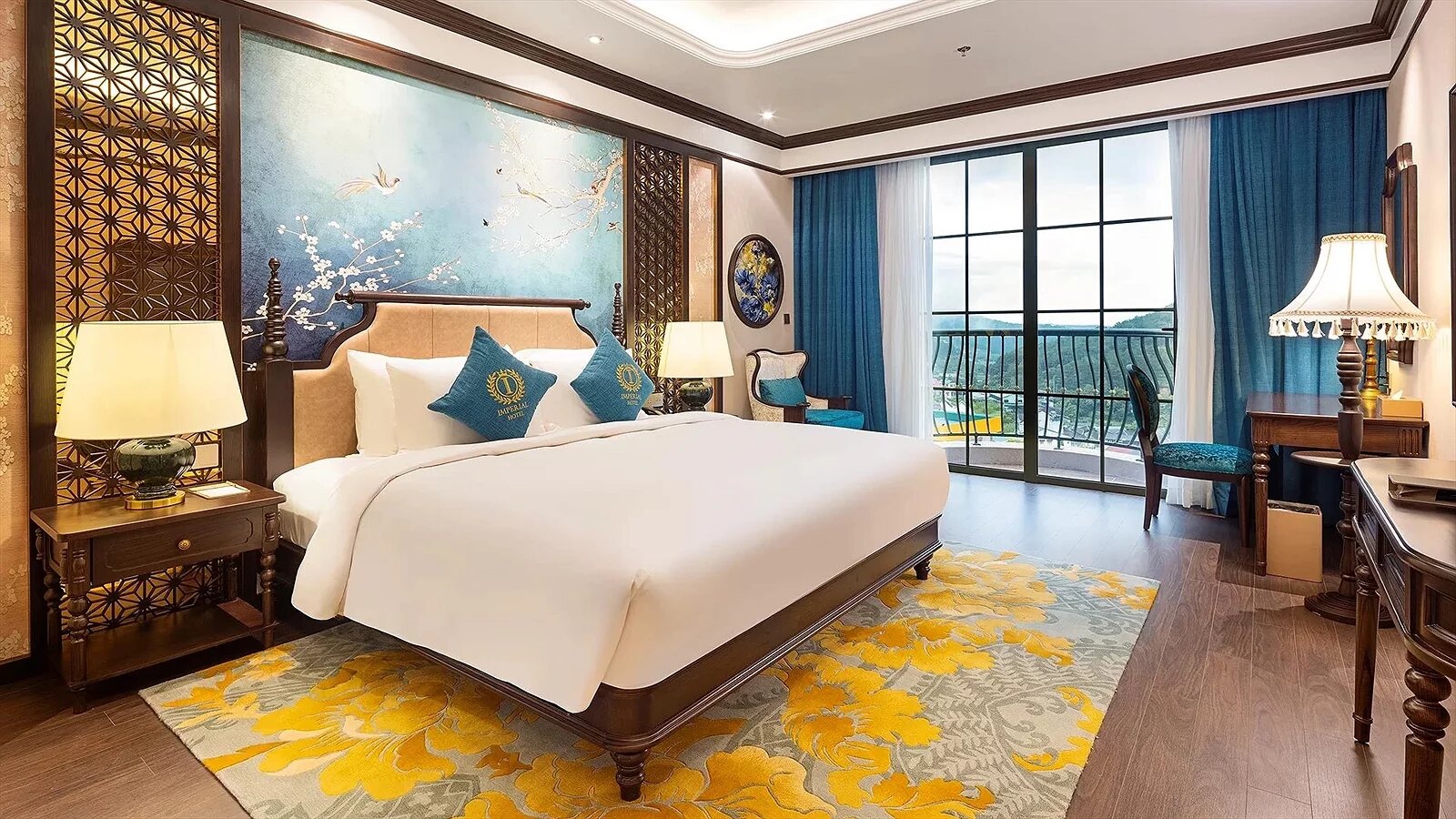 Phòng nghỉ thiết kế khách sạn 5 sao Đà Lạt – ban công và tầm nhìn tại Imperial Đà Lạt